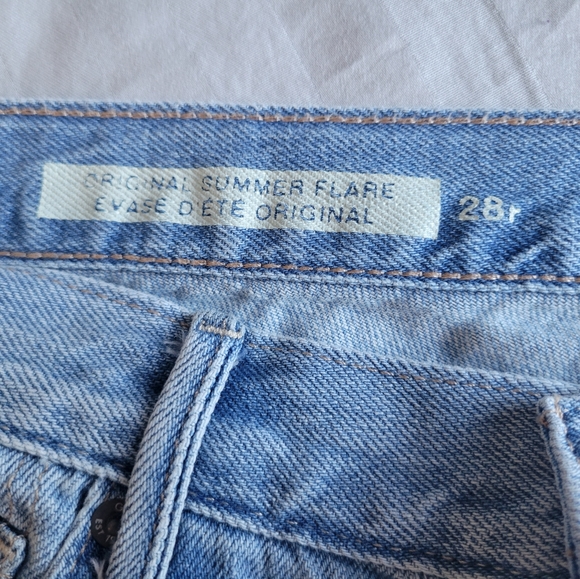 NWOT Size 28 Gap Summer Flare Jeans, Frayed Hem - Picture 4 of 6